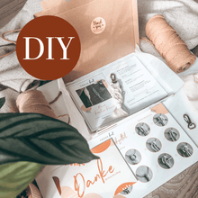 Lade das Bild in den Galerie-Viewer, DIY BOX Makramee Keychain "Macradamia"