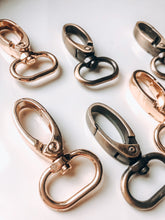 Lade das Bild in den Galerie-Viewer, Personalisierter Makramee Keychain "Macradamia" NATURAL